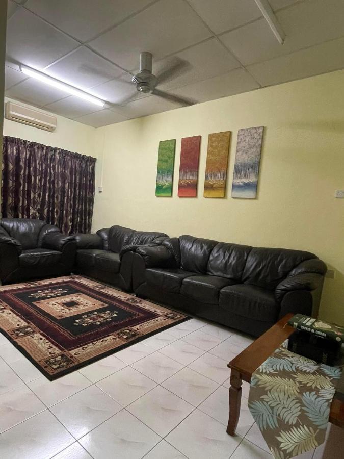 Homestaymuslim Di تيلوك إنتان المظهر الخارجي الصورة