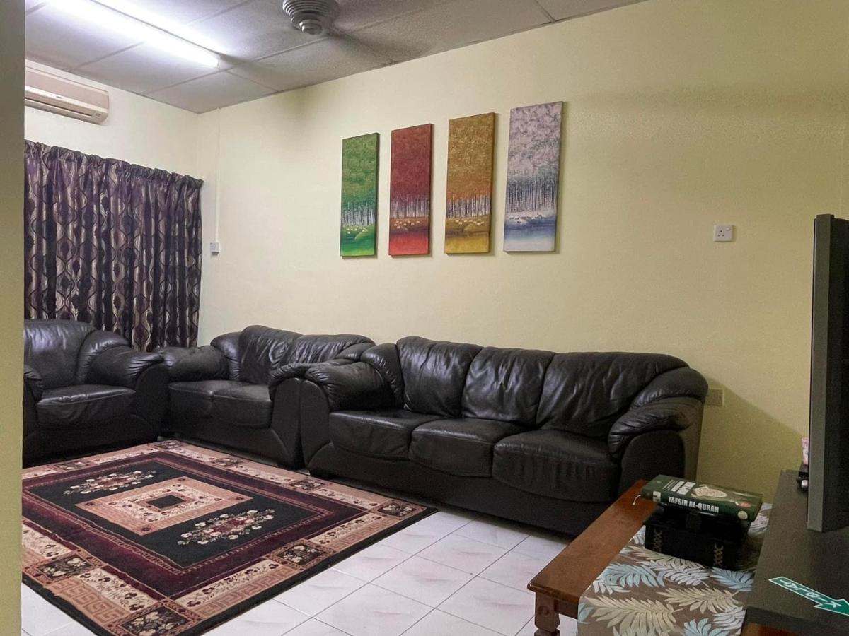 Homestaymuslim Di تيلوك إنتان المظهر الخارجي الصورة