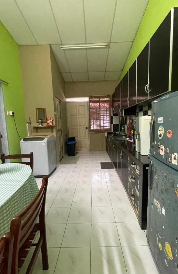 Homestaymuslim Di تيلوك إنتان المظهر الخارجي الصورة